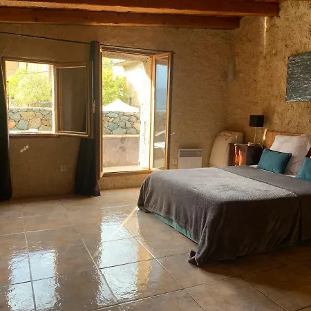 Le Patio. Casa Mucchielli Корбара